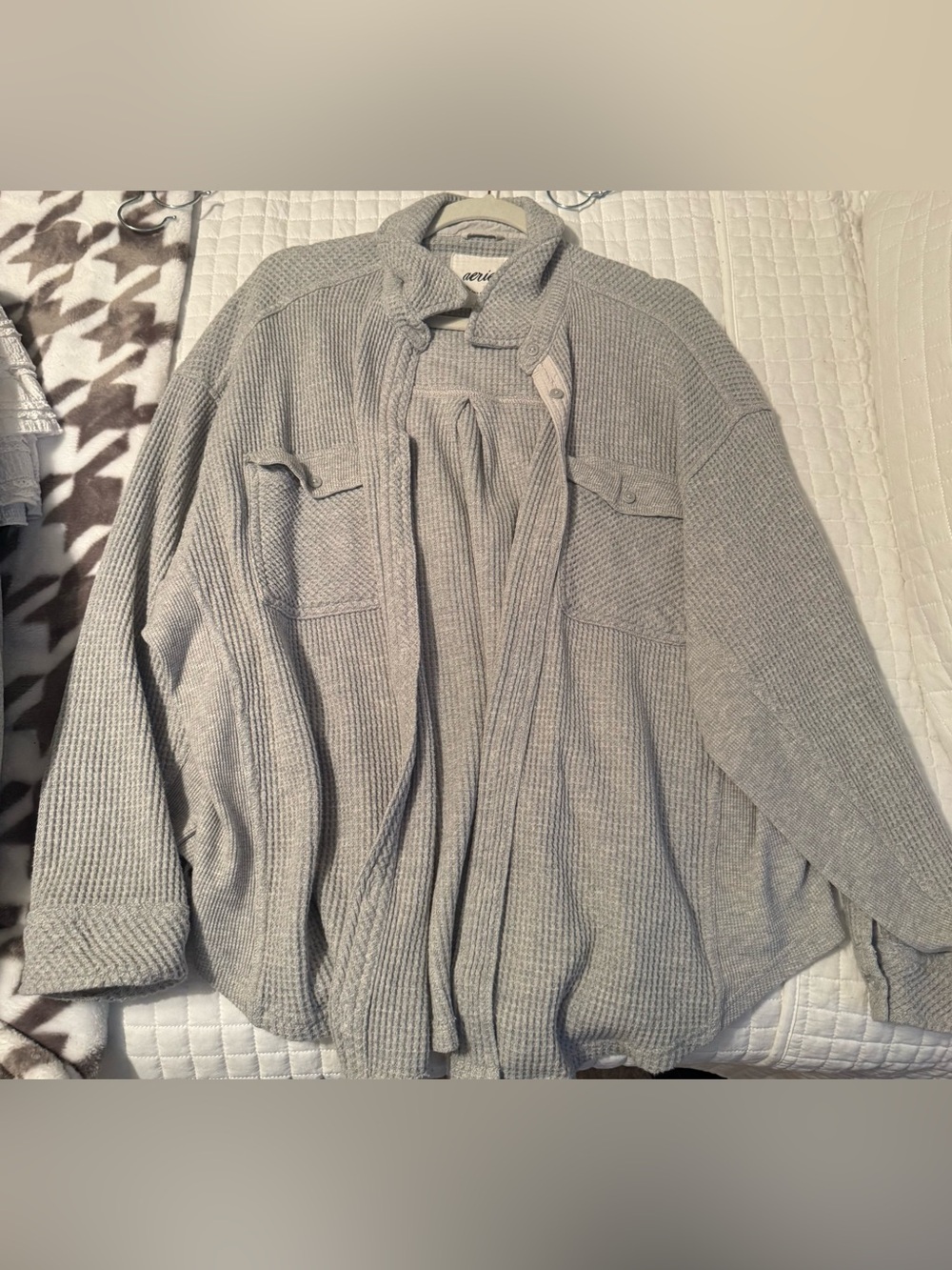 aerie Women’s  Light Gray Zip-Up Knit Sweater